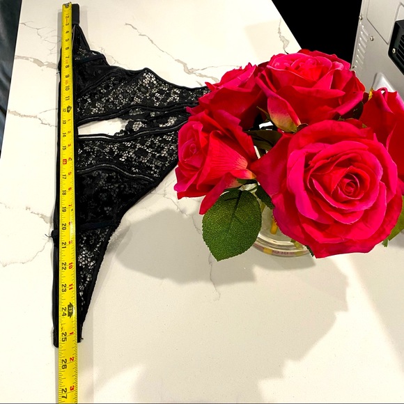 Victoria’s Secret Halter Bralette (Size S/P) 🌹 - Picture 9 of 11